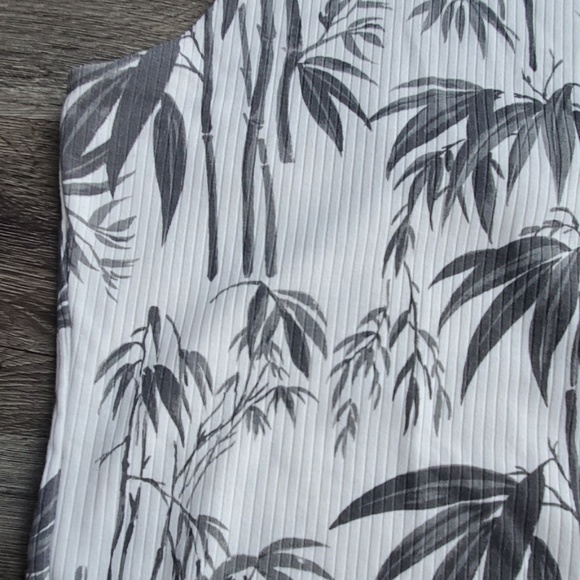 Me to We Tropical Ribbed Top - Picture 3 of 5